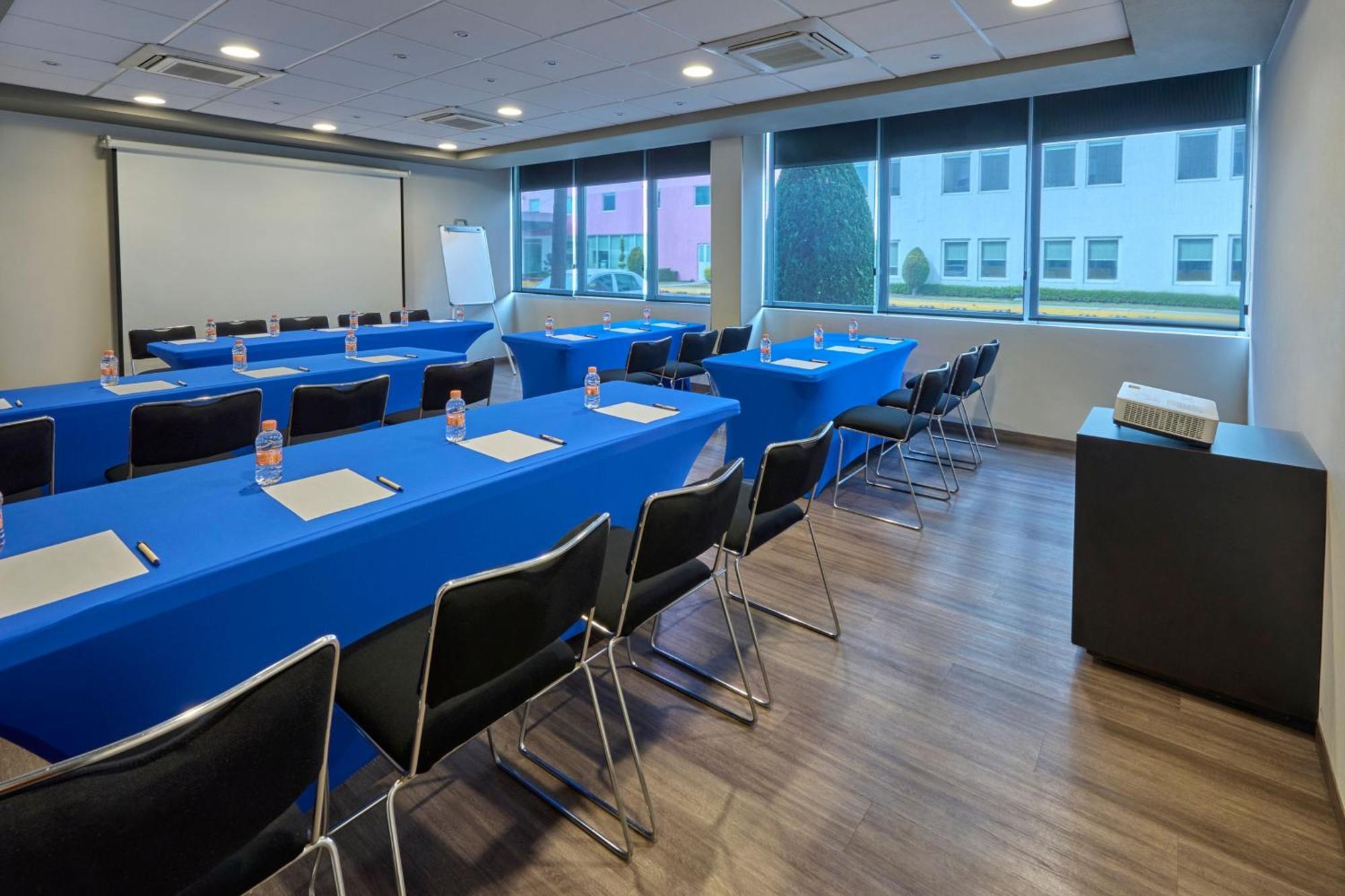 City Express By Marriott Toluca Exterior photo