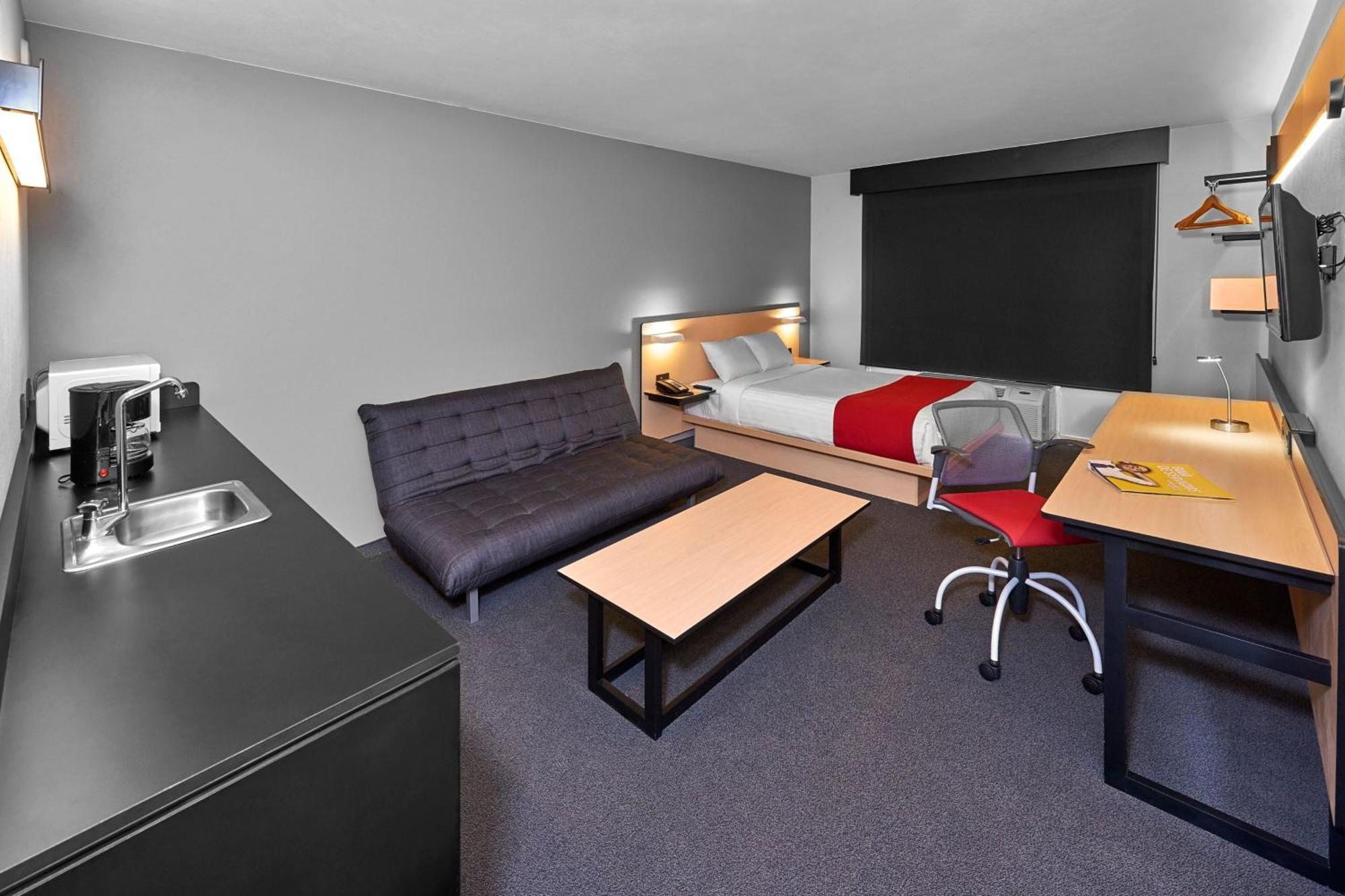 City Express By Marriott Toluca Exterior photo